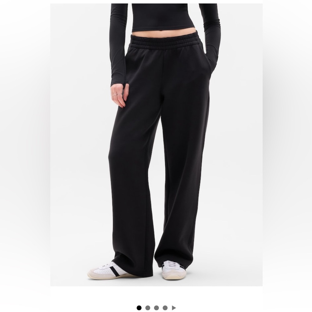 NWT Athleta Form Knit Mid Rise Straight Pants!  Size M!